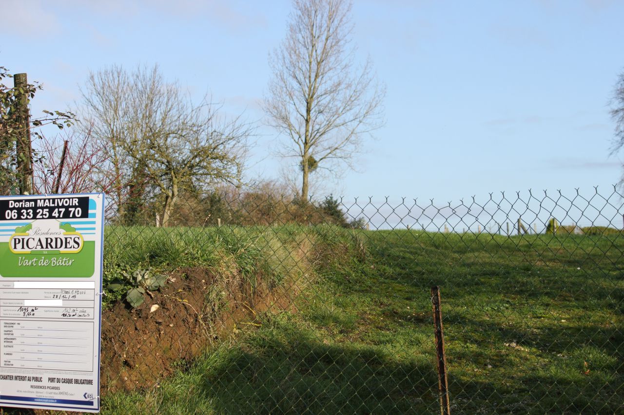 Affichage du permis de construire sur le terrain