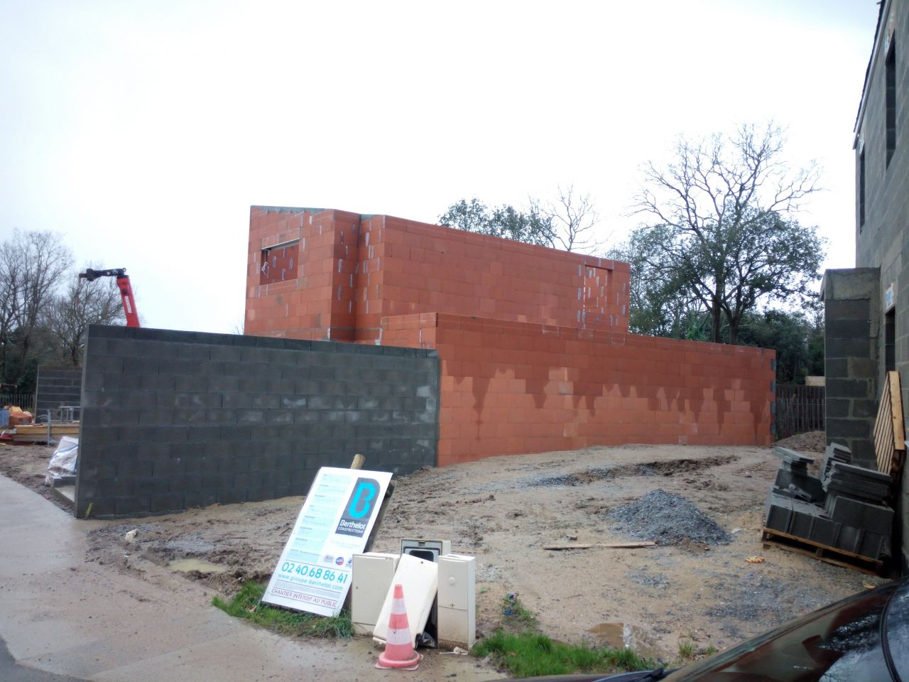 Face Nord, Le mur mitoyen du Garage est termin