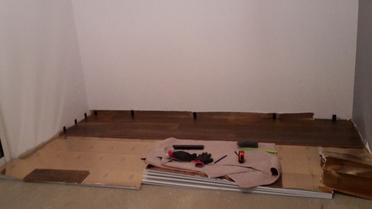 Pose du parquet de la chambre parentale