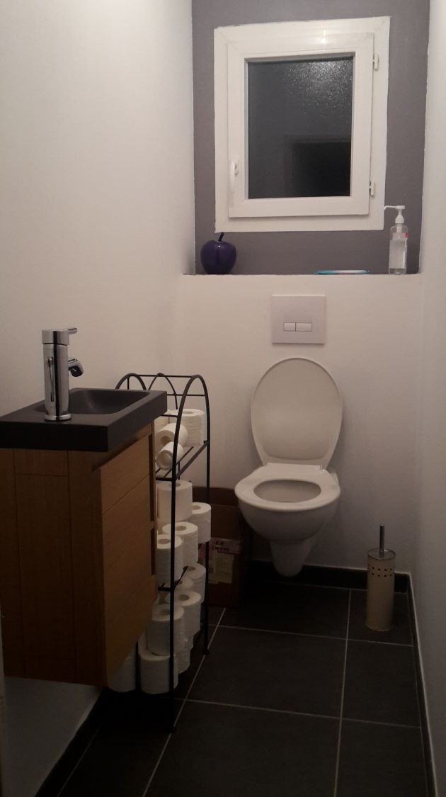 WC presque terminés, il ne reste plus que le carrelage!
