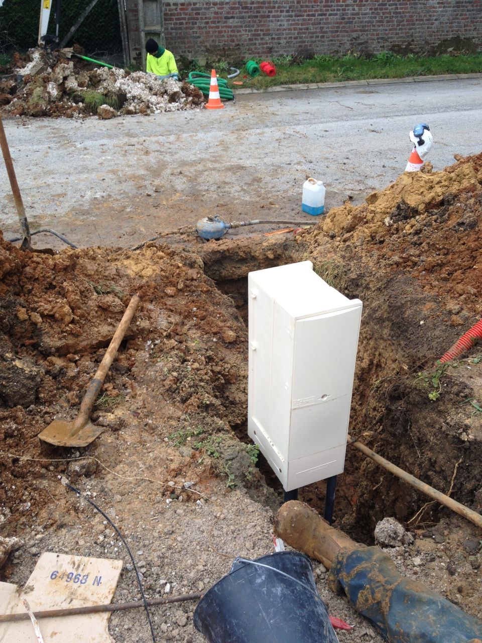 Terrassement pour l'installation du compteur ERDF