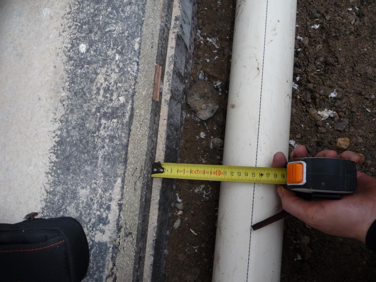 écartement tube eaux pluviales