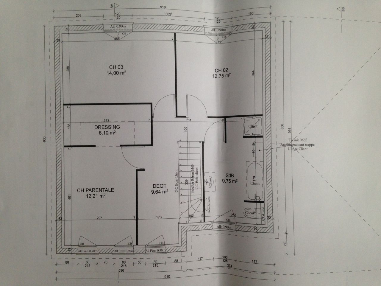 Plan de l'tage : 3 chambres, 1 SDB, et la fameuse trappe  linge