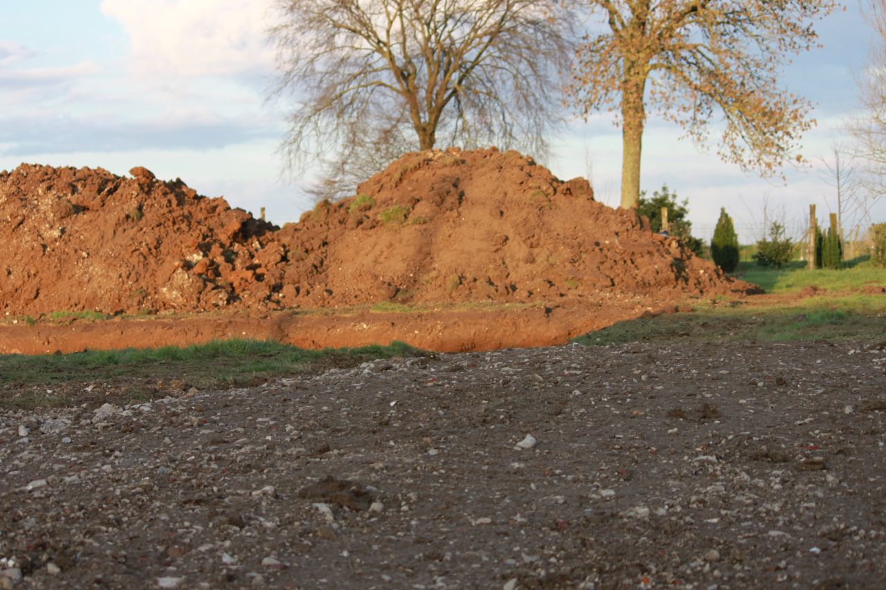 Excavation et le chemin d'accs