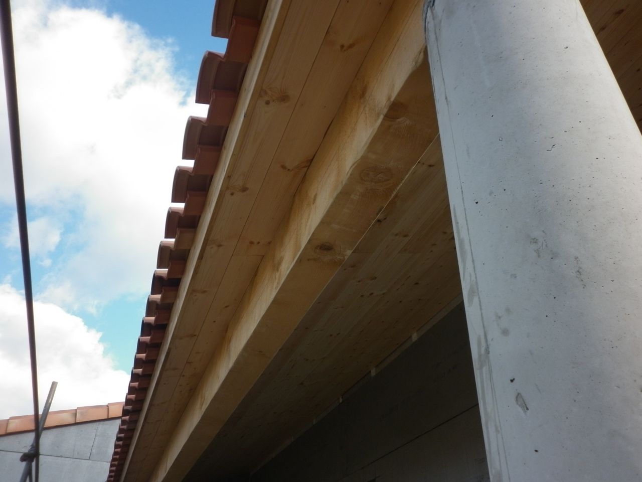 vue d'ensemble sous toiture entrée