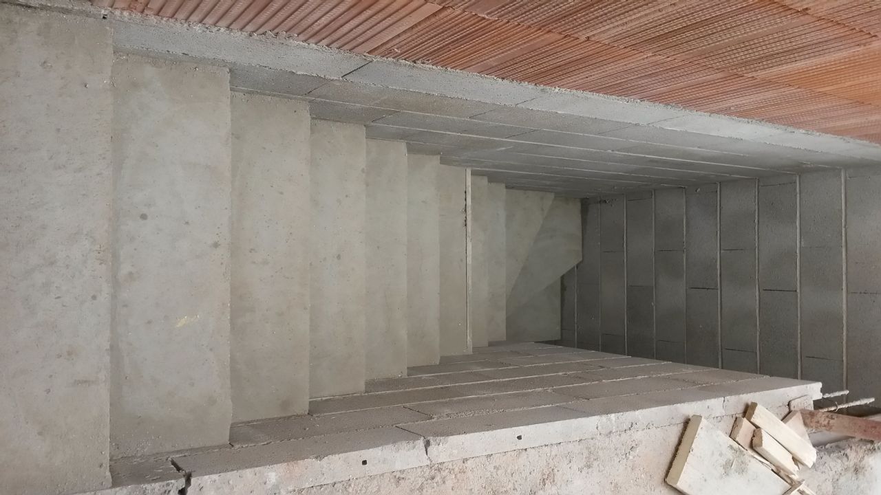 L'escalier béton du sous sol