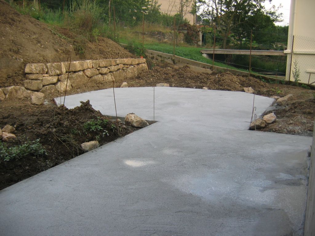 emplacement o nous alolons monter la piscine que l'on voit dans mes photos prcdentes