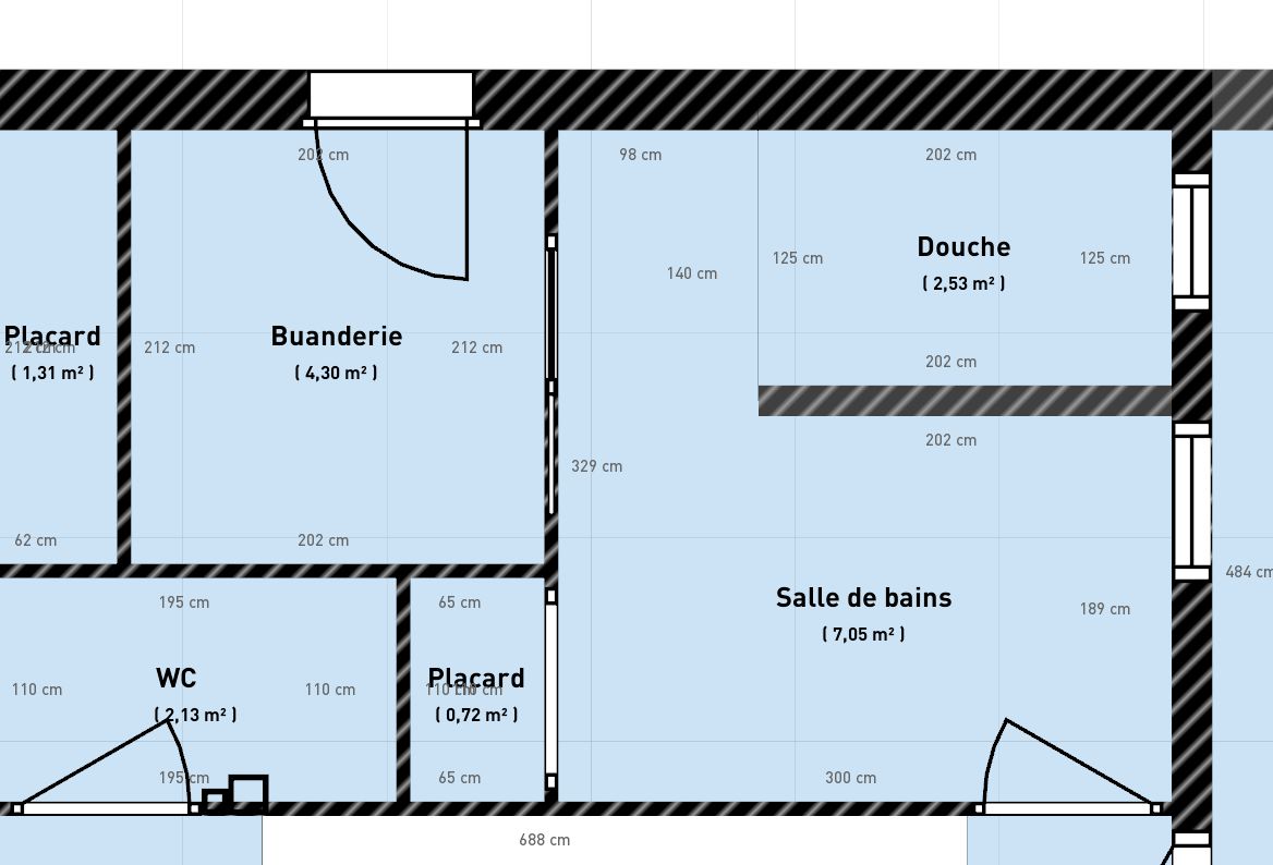 La buanderie  ct de la salle de bains