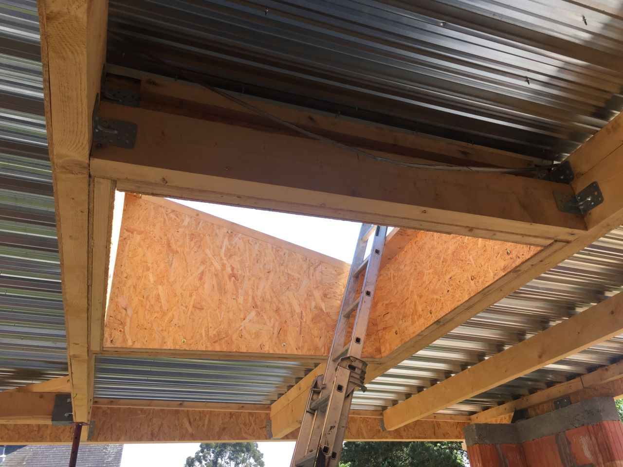 Second chassis : celui du puits de lumière centrant le toit de la terrasse d'étage.