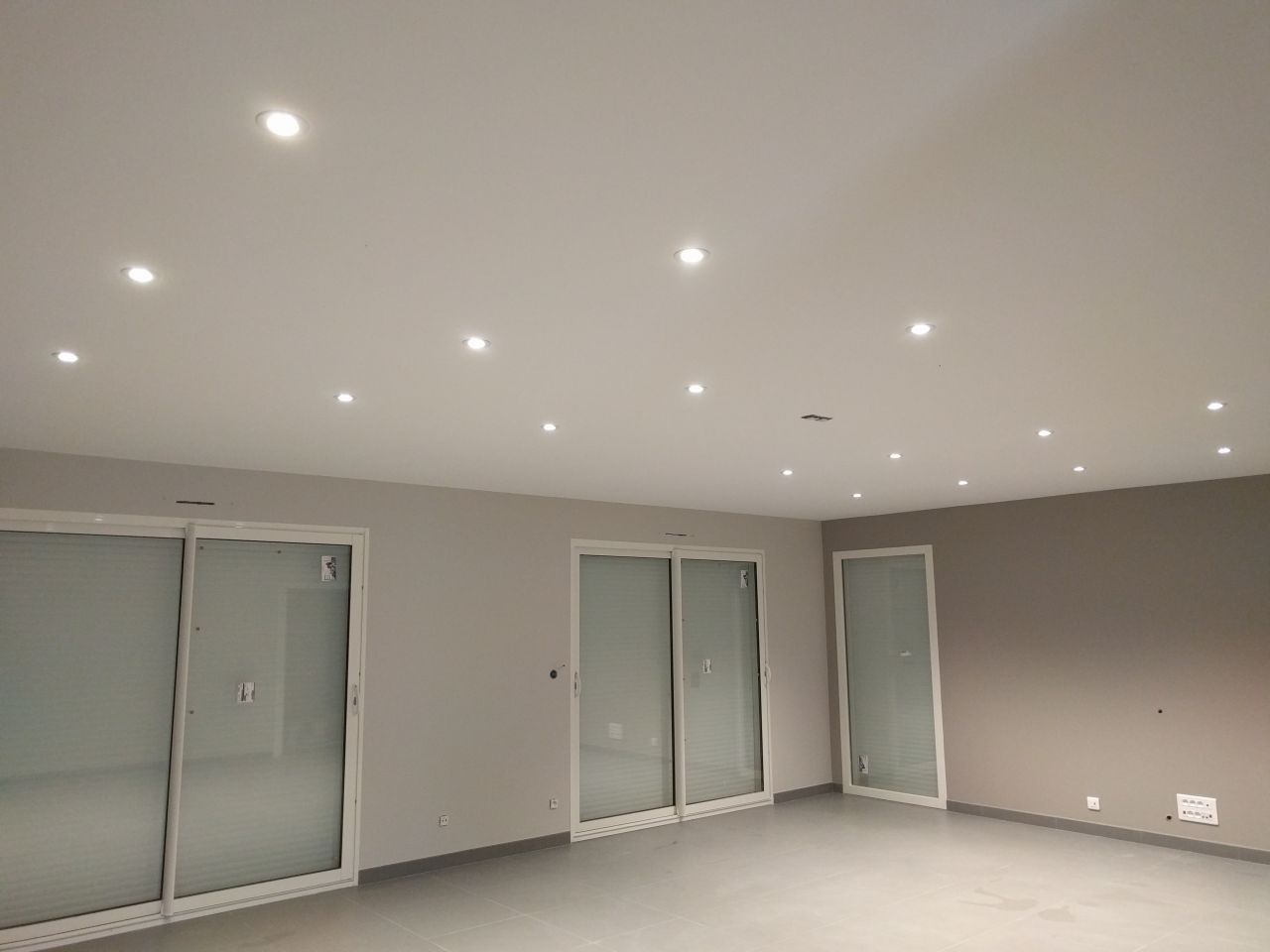 Spots LED Collingwood H2 PRO 550 T en 3000K / 60° Spots LED Collingwood H2 PRO 550 T en 3000K / 60°