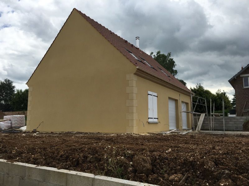 Enduit gratté en cours ... avec un beau chainage d'angle