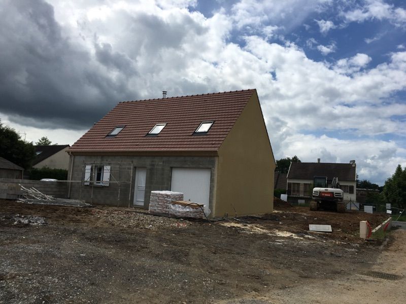 Enduit gratté en cours ... avec un beau chainage d'angle 
<br />

<br />
La petite maison dans les nuages...