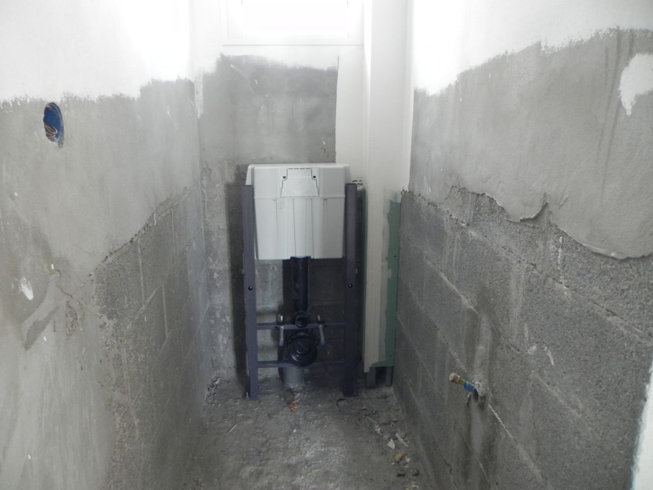 Pose du bâti WC suspendu