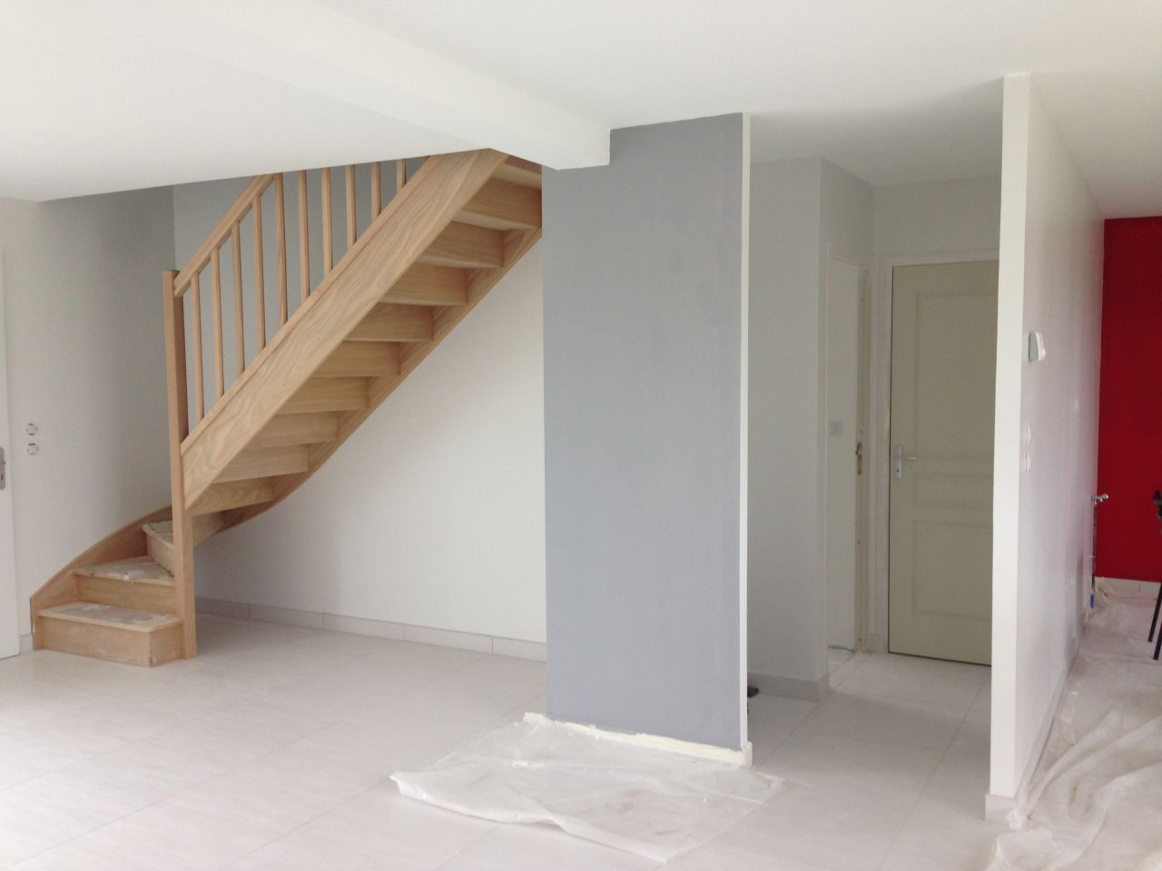 1ère couche de Gris Argent - Mur du placard