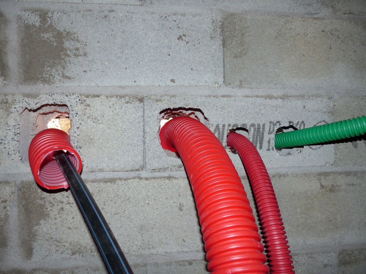 Fourreaux eau, électricité, PTT