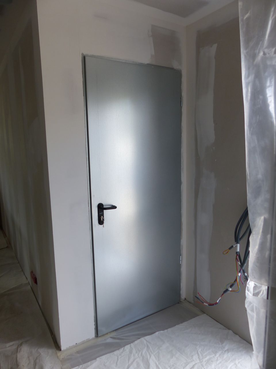 Porte vers escalier sous-sol