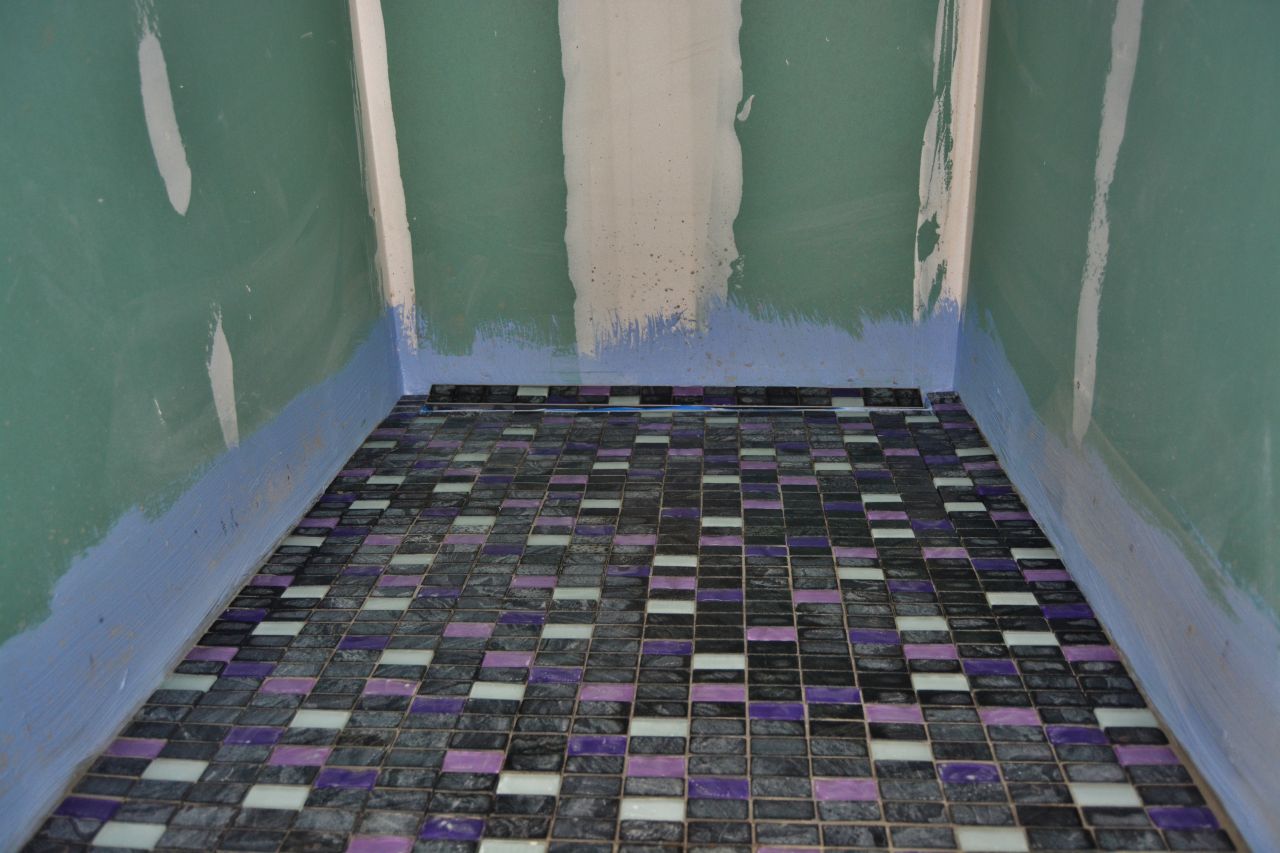 Le sol de la salle de bain.