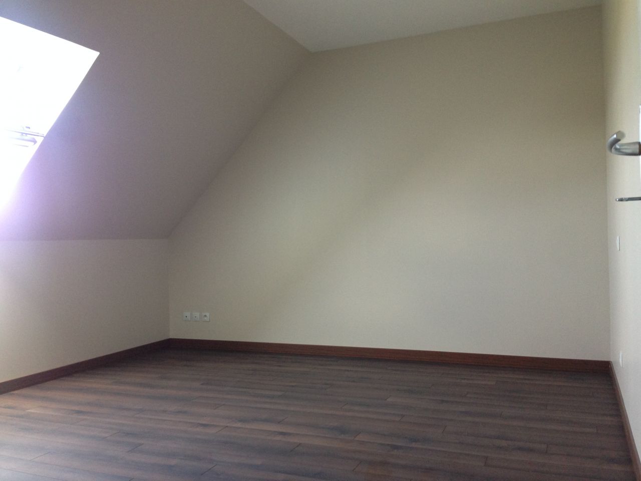 Notre chambre : Peinture et parquet terminés