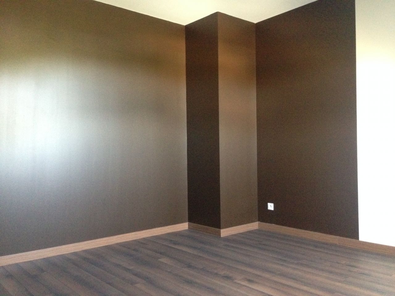 Chambre double fonction : dressing & bibliothèque