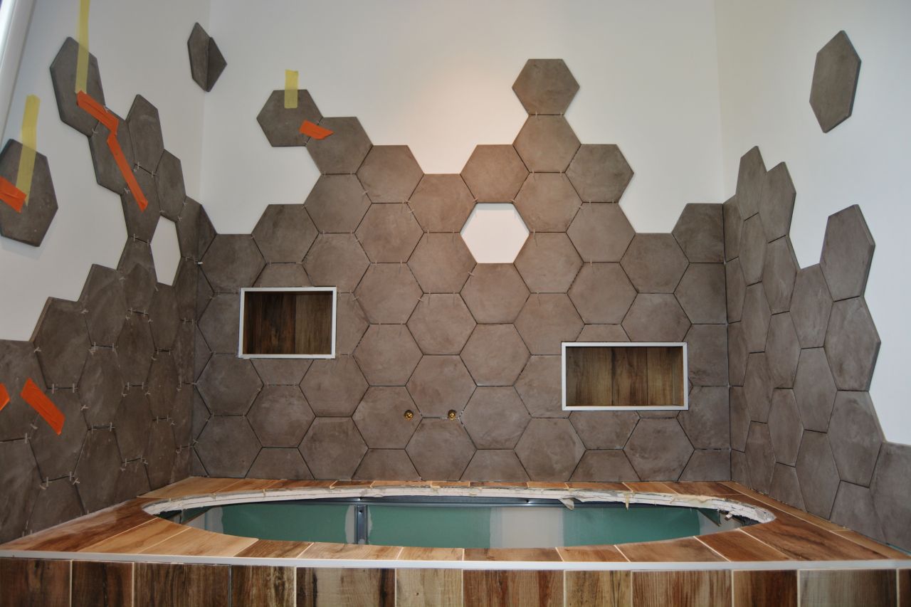 La faïence de la salle bain est quasi terminée !!