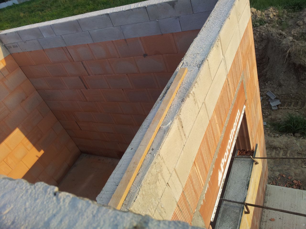 Vu du dessus de notre future chambre, avec les acrotres pour le toit plat