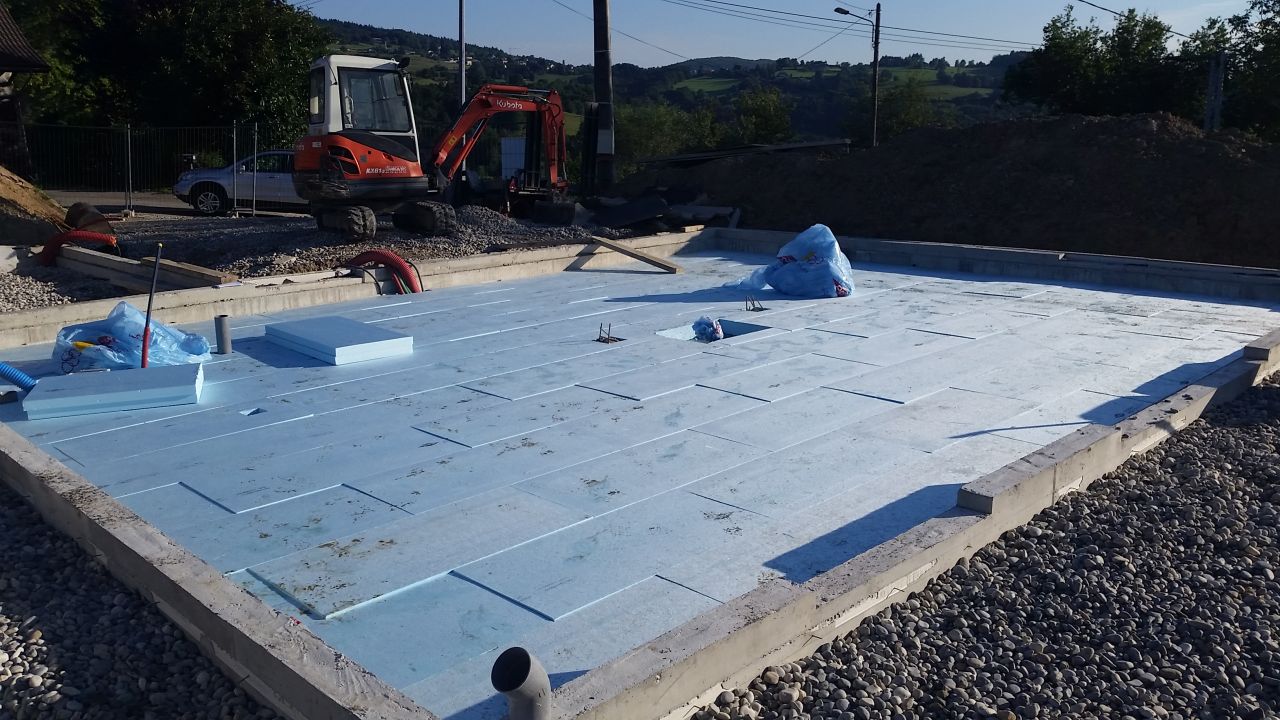 installation de l'isolant de type polystyrne extrud Roofmat sous dallage 7