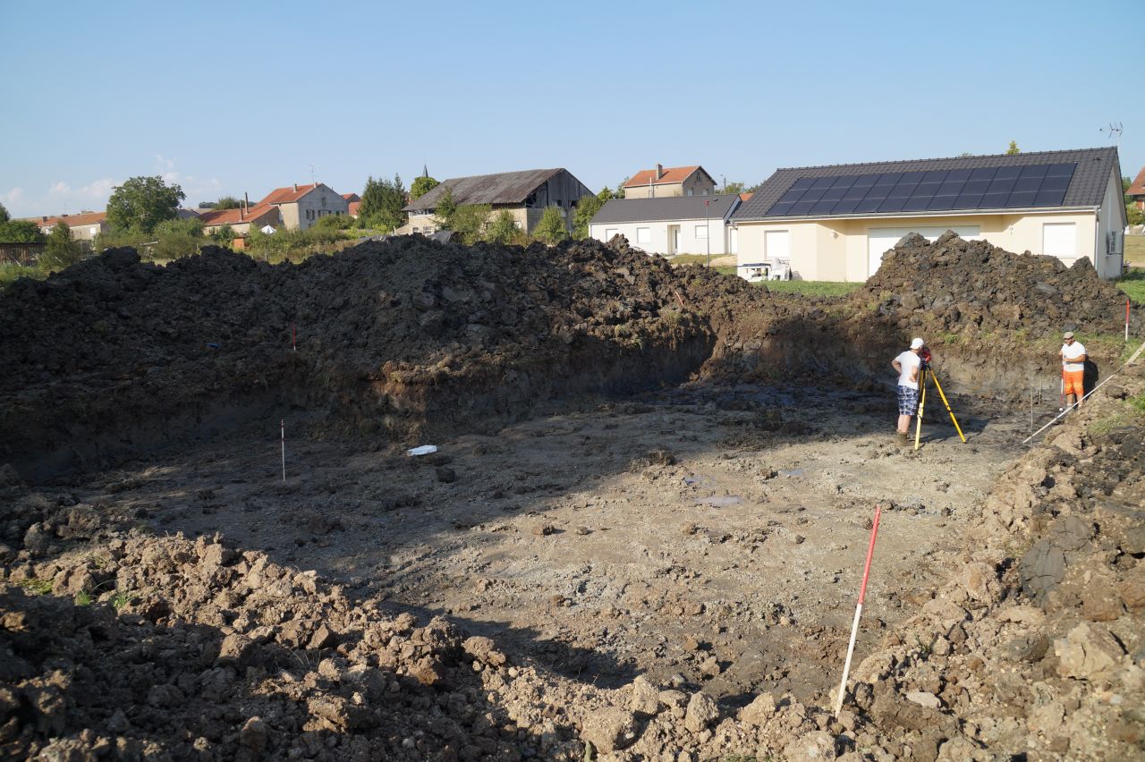 Fin du terrassement. Profondeur du fond de forme: 1.40m