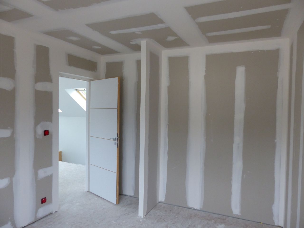 Cloisons finies des chambres de l'étage