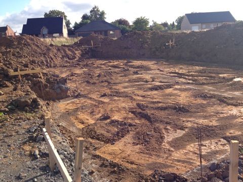 terrassement du vide sanitaire vu de l'accès chantier (futur garage)