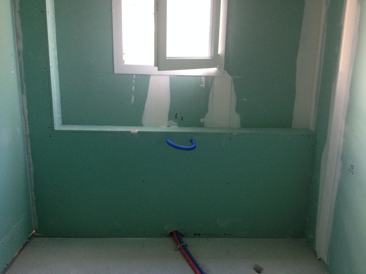 Muret salle de bain RDC