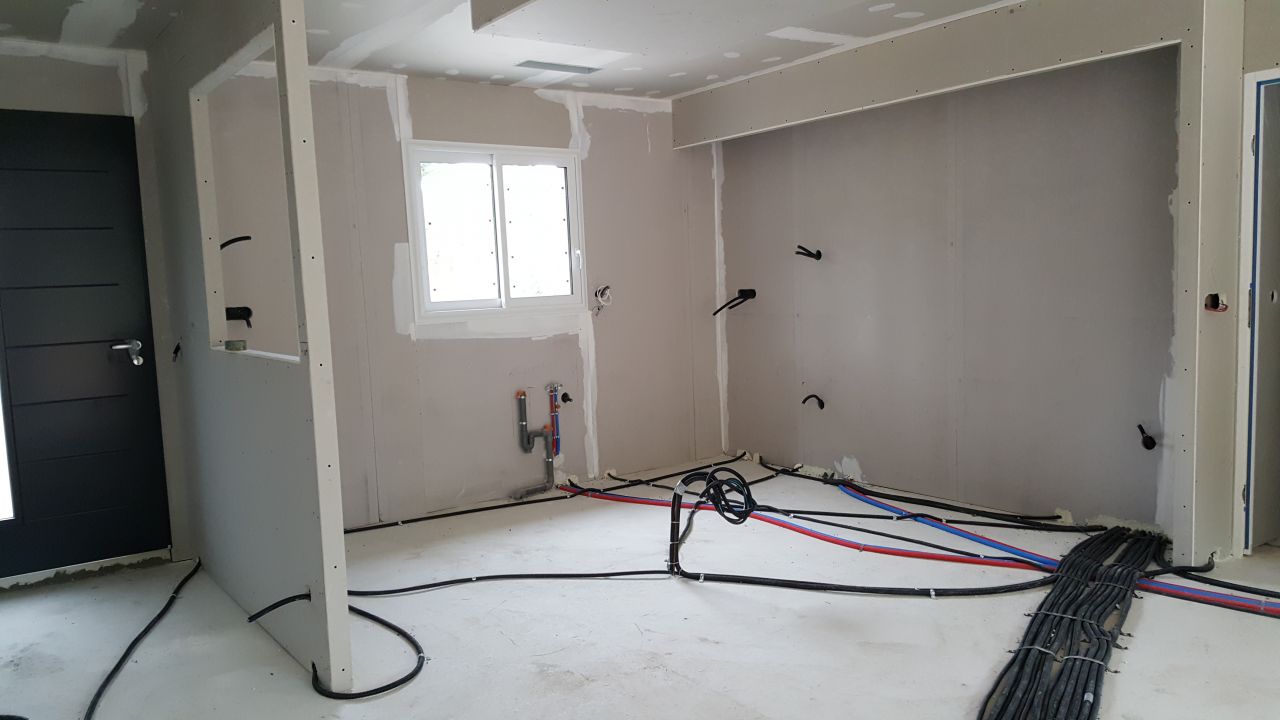 Cuisine, habillage armoire, caisson plafond et cloison verrière