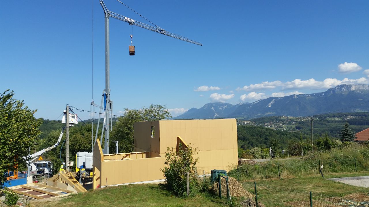 4eme jours des charpentiers  - elevation des murs de l'étage 7