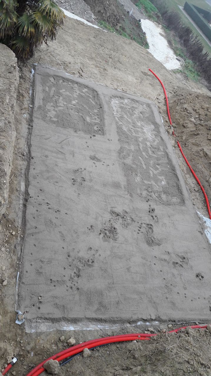 lit de sable pour la piscine