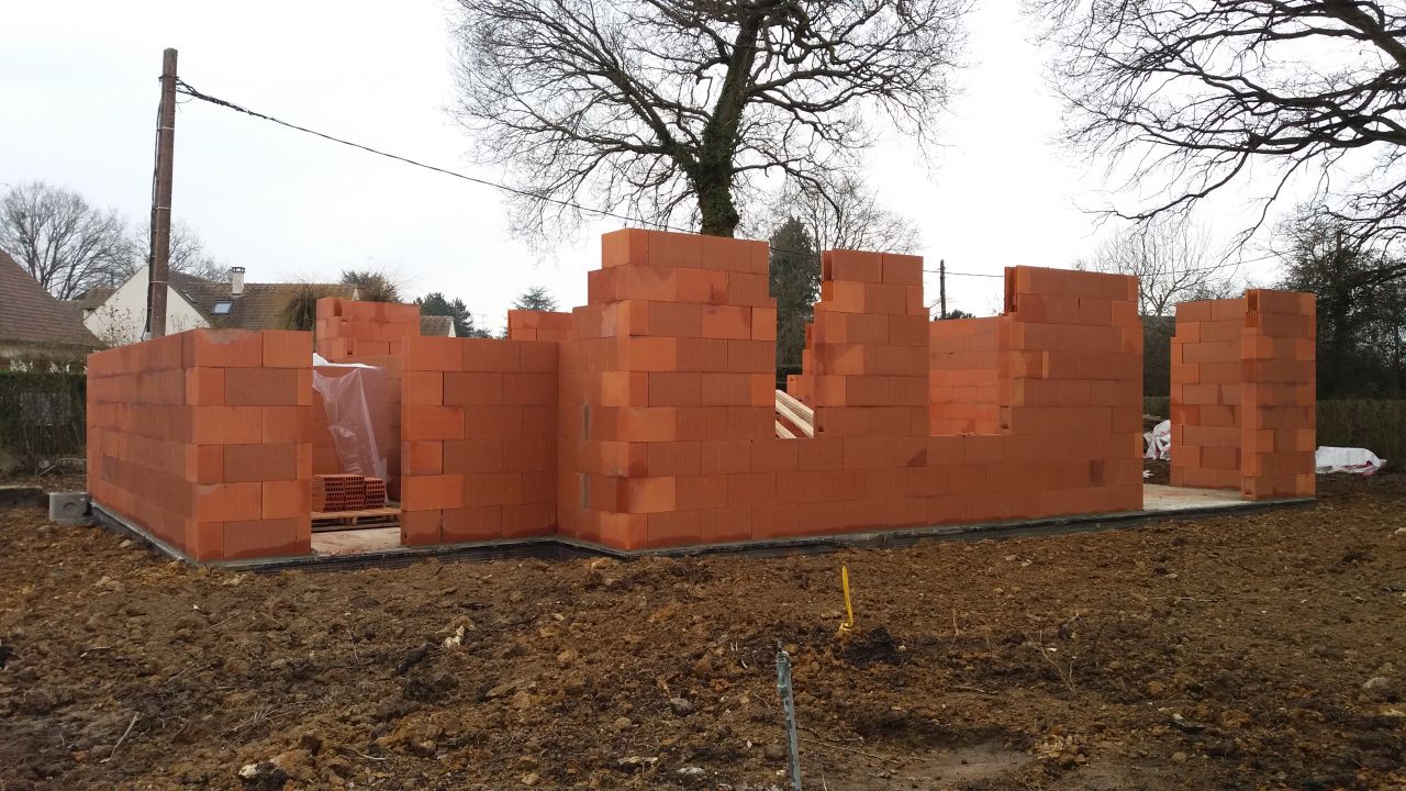 il s'agit de l'lvation des murs de la maison.