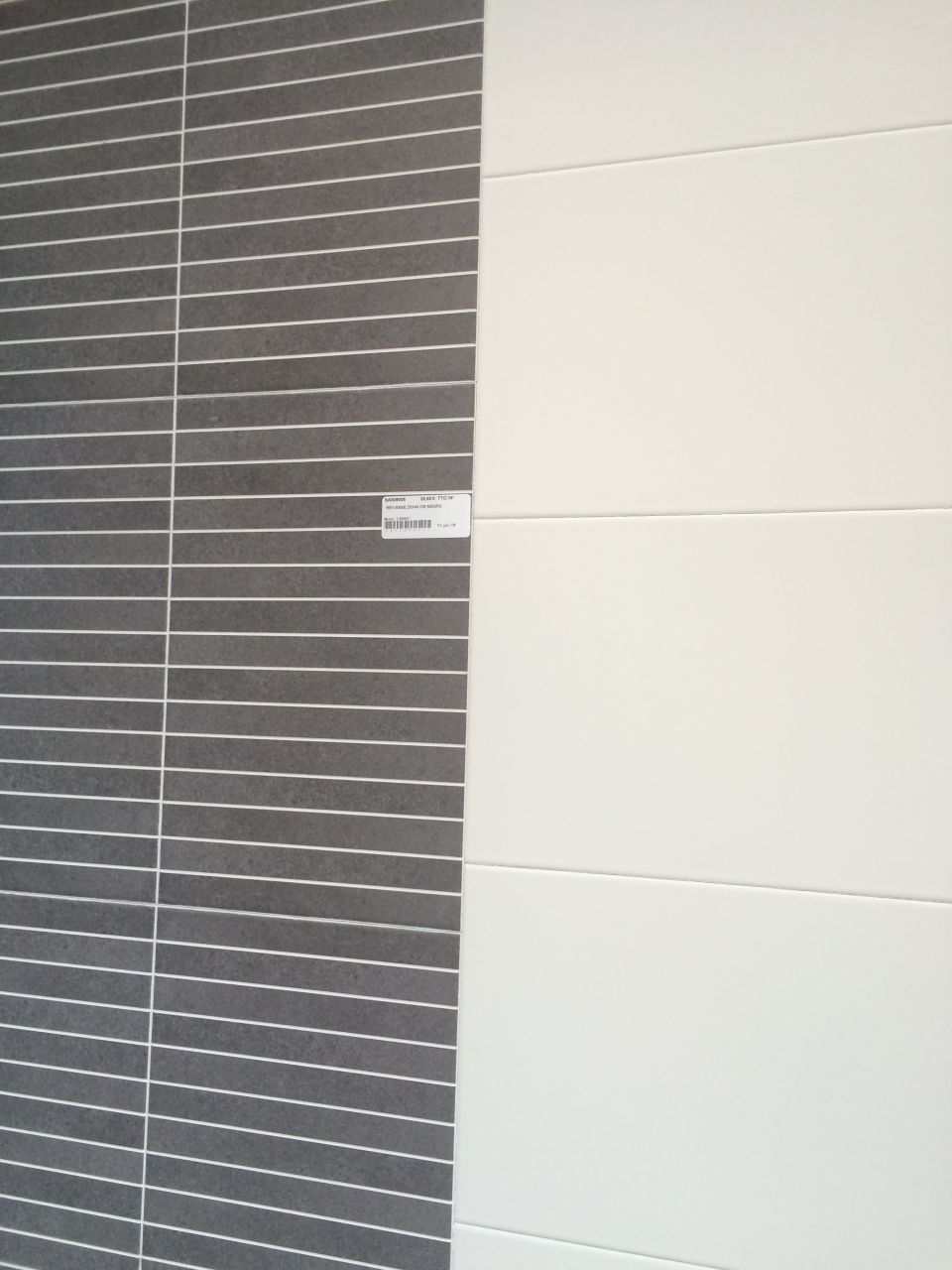 Idées carrelage : Frise pour la colonne de douche du RDC