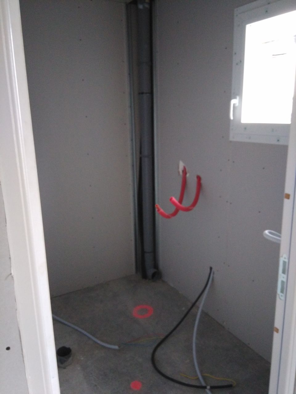 Cloison rdc (cellier)