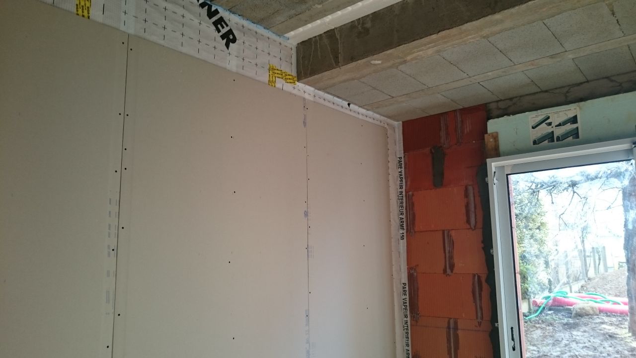 Cloison entre garage et maison