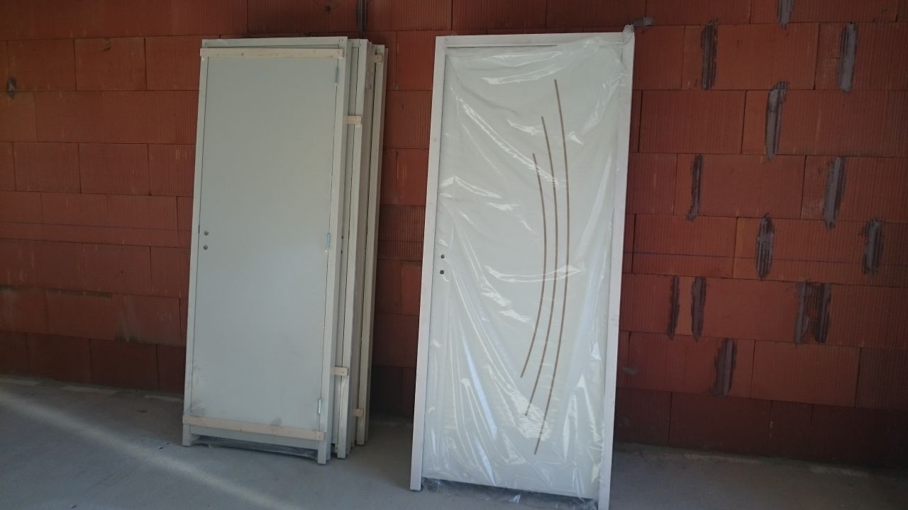 Les portes sont arrivées