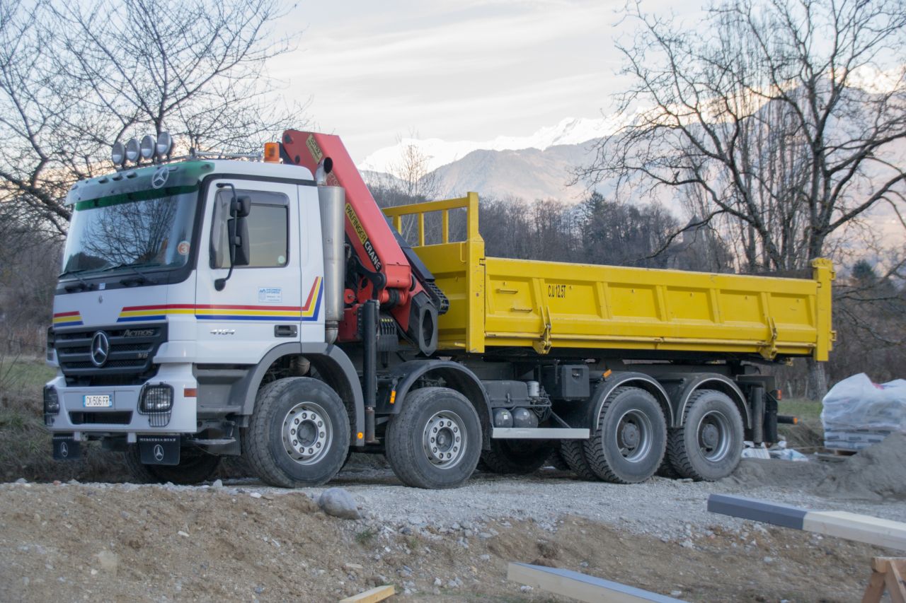 Camion maçonnerie savoyarde