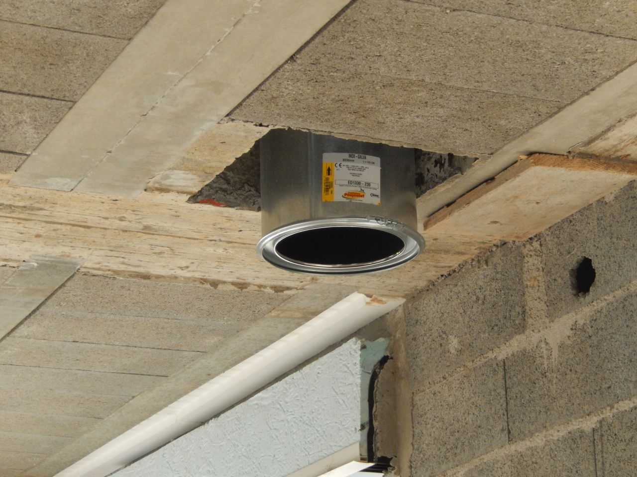 Conduit de cheminé (poêle) installé