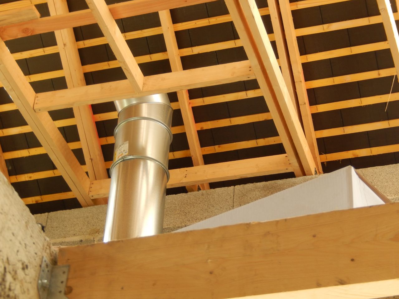 Conduit de cheminé (poêle) installé
