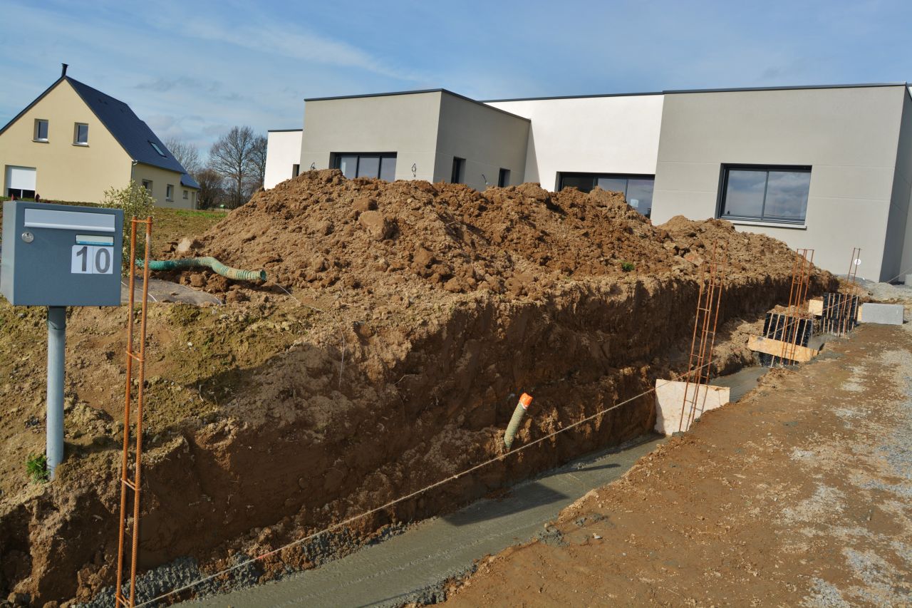 Fondation pour monter le mur afin de retenir la terre