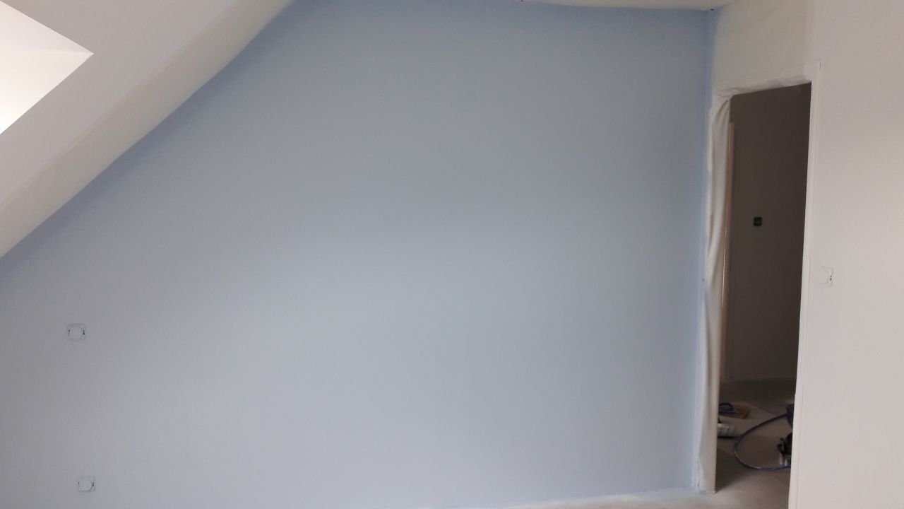 Un petit mur bleu...