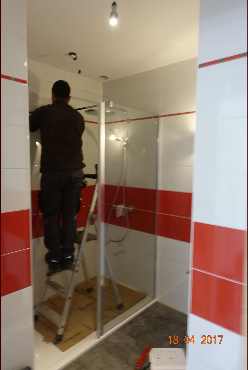 montage paroi de douche