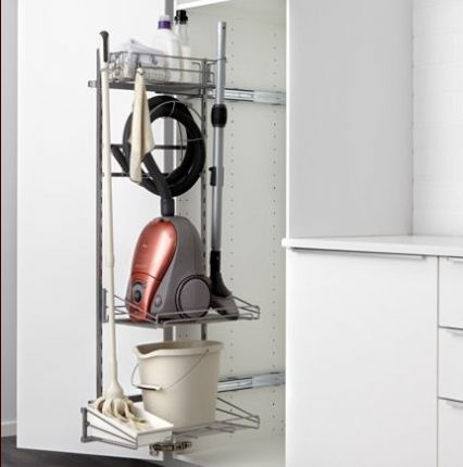 Produit Utrusta d'Ikea pour ranger les outils ménagers.
