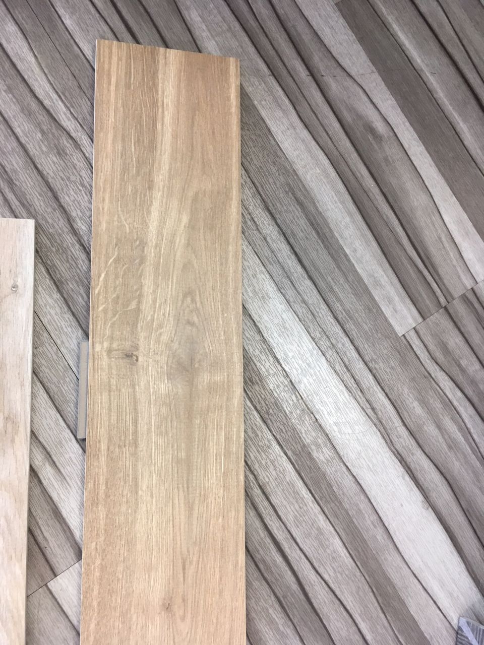 Carrelage imitation parquet étage