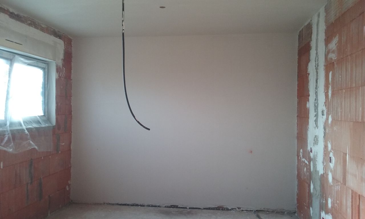 Plâtre de la chambre parentale.