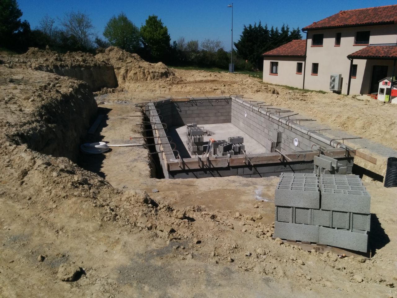 bassin en cours en construction