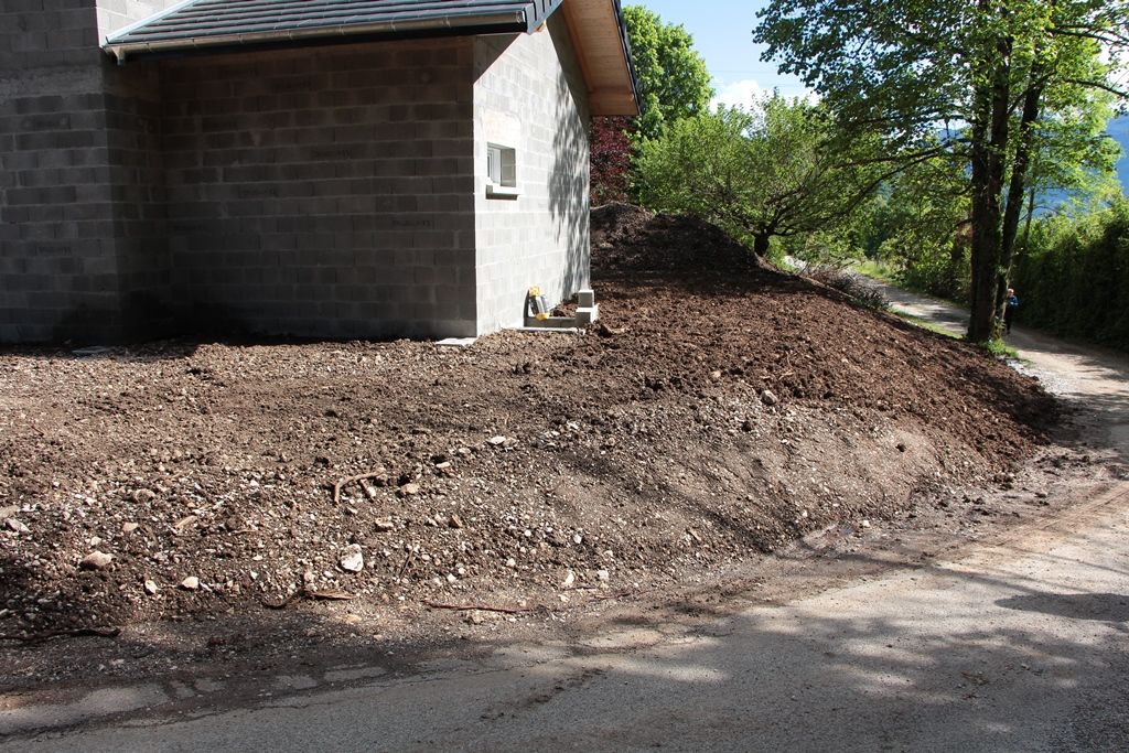 Terres remises en place / talus aval