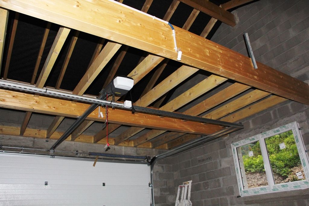 Solivage du garage terminé , Y a plus qu'à mettre le plancher en OSB !
